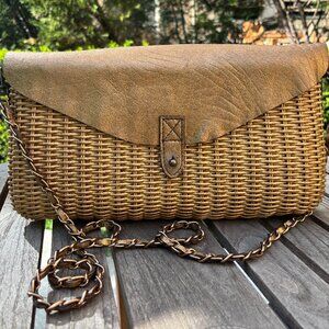 Straw and leather purse